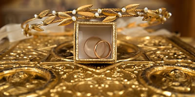 Gold jewelry and coins bought by a Phoenix gold buyer